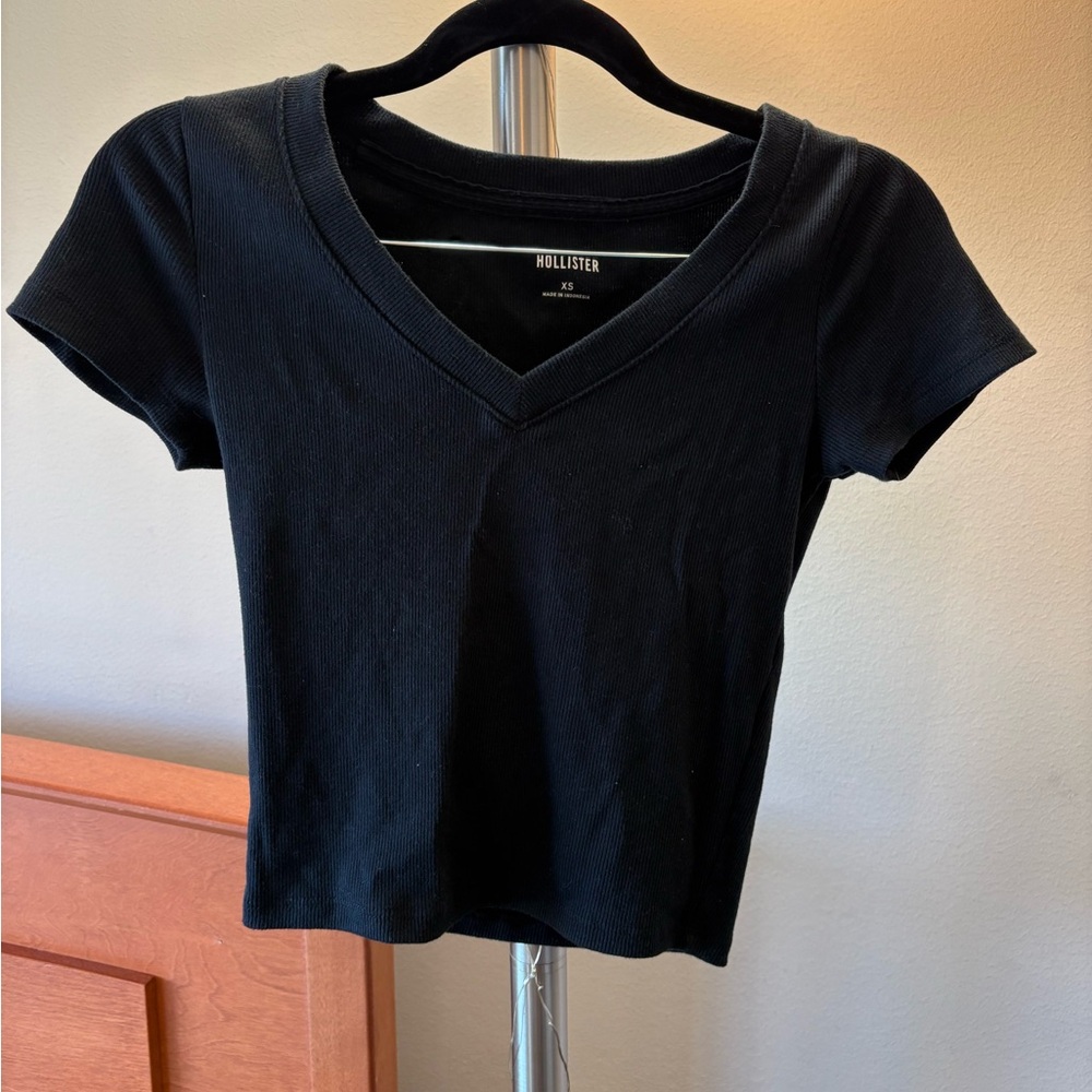 Hollister Women's Classic Black Short Sleeve Tee